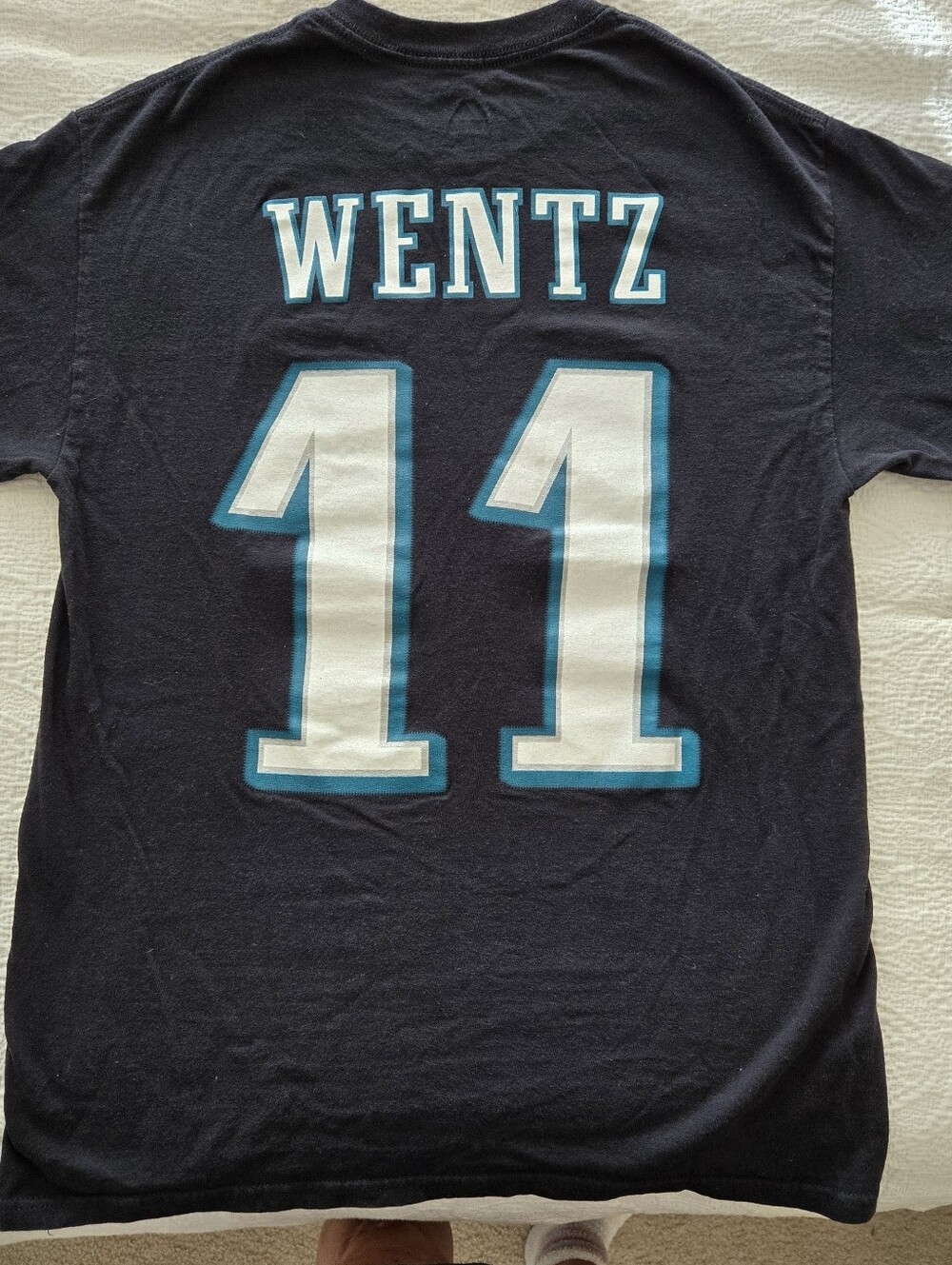 Carson Wentz Philadelphia Eagles #11 Black T-Shirt Youth Medium Majestic